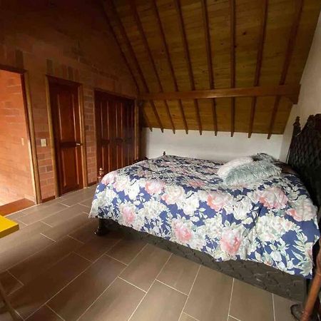 Hermosa Casa , Con Parqueadero En Rionegro Cerca Al Aeropuerto Exterior foto