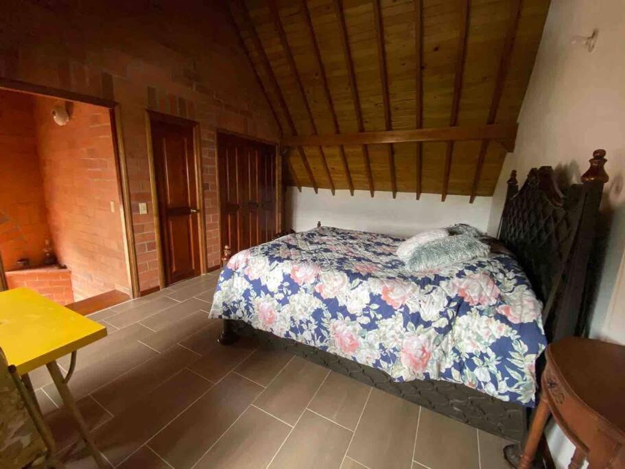 Hermosa Casa , Con Parqueadero En Rionegro Cerca Al Aeropuerto Exterior foto