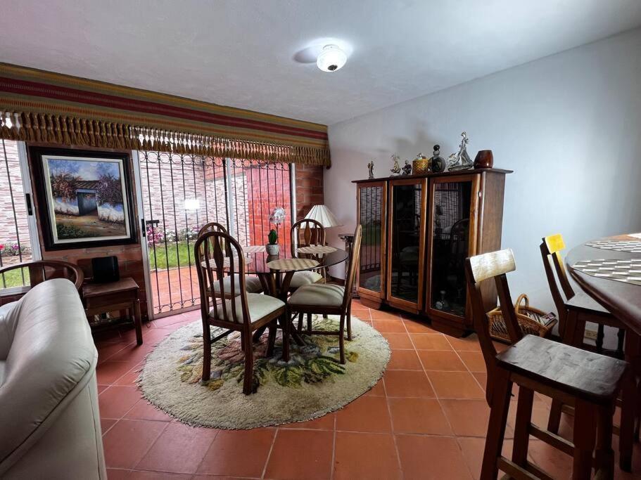 Hermosa Casa , Con Parqueadero En Rionegro Cerca Al Aeropuerto Exterior foto
